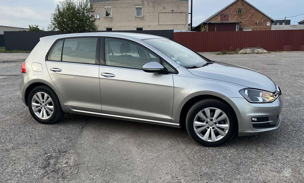 Volkswagen Golf - 2