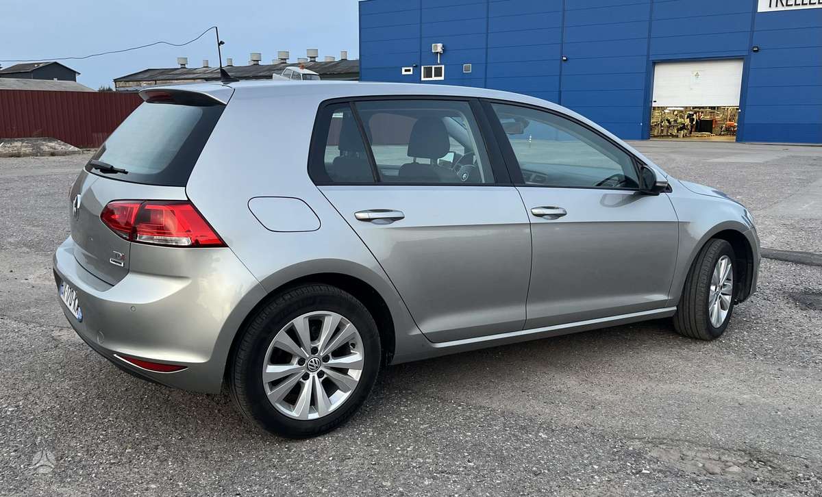Volkswagen Golf - 3