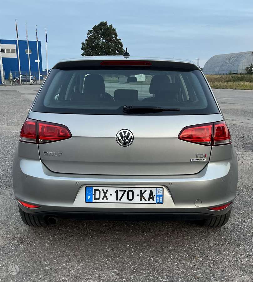 Volkswagen Golf - 4