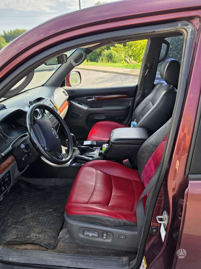 Toyota Land Cruiser - 6