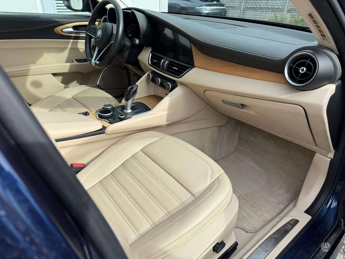 Alfa Romeo Giulia, 2.0 l., Седан