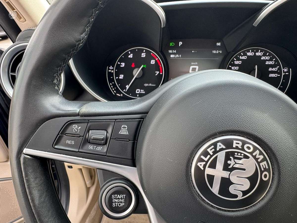 Alfa Romeo Giulia, 2.0 l., Седан