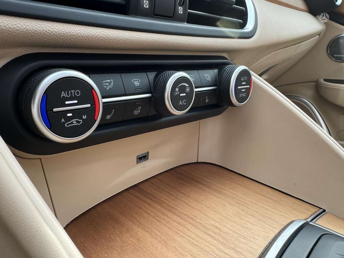 Alfa Romeo Giulia, 2.0 l., Седан