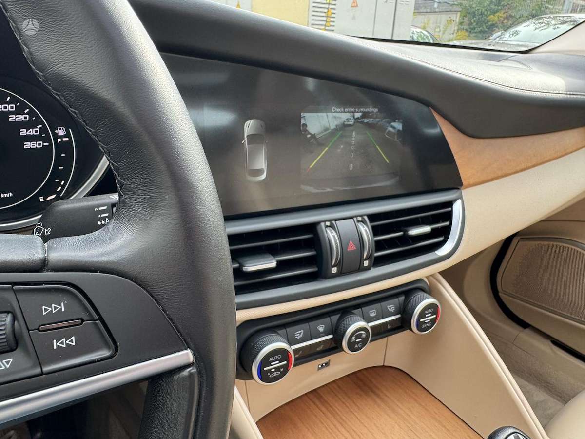 Alfa Romeo Giulia, 2.0 l., Седан