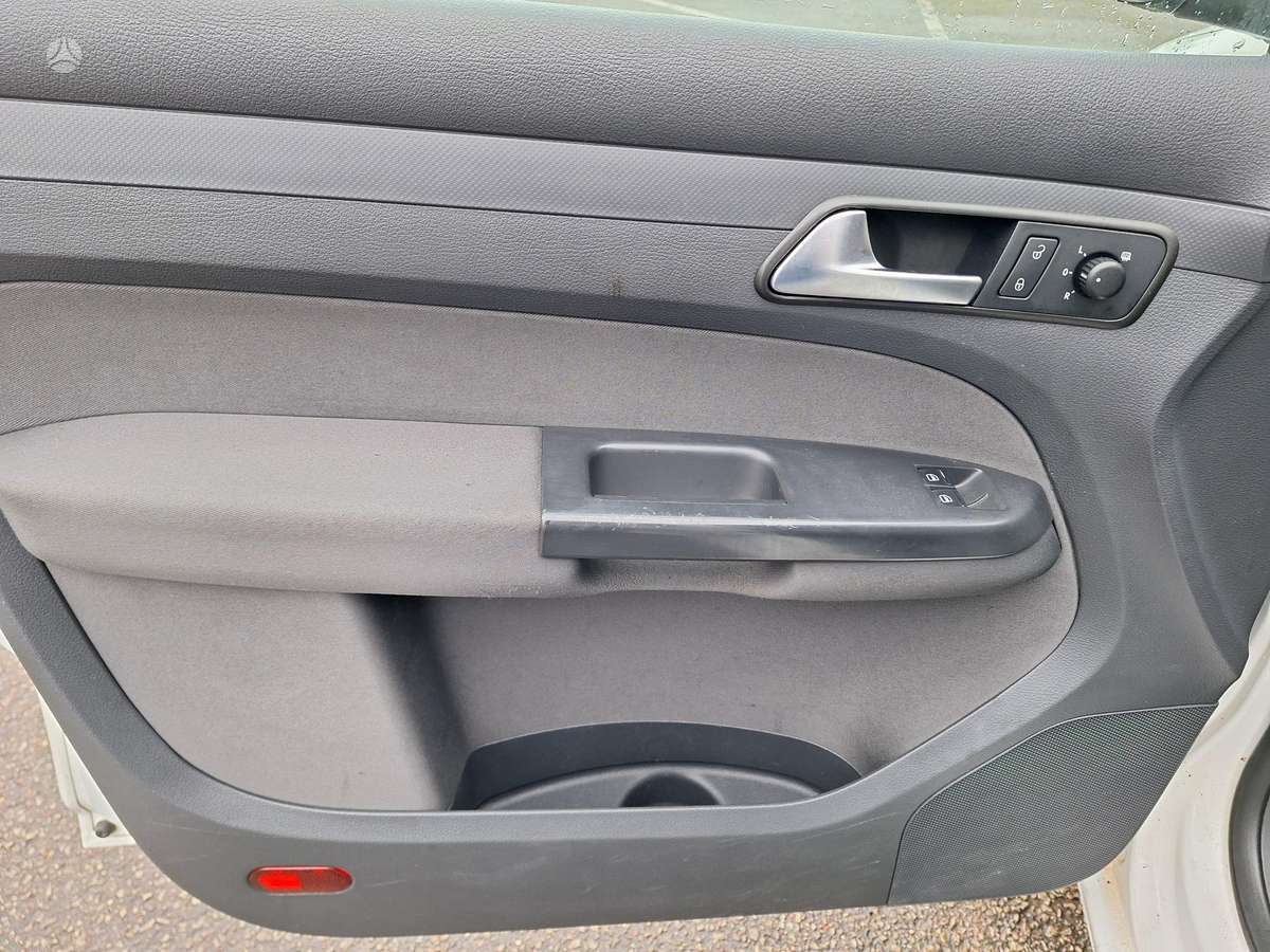 Volkswagen Caddy - 10