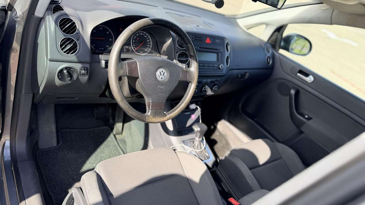 Volkswagen Golf Plus - 9