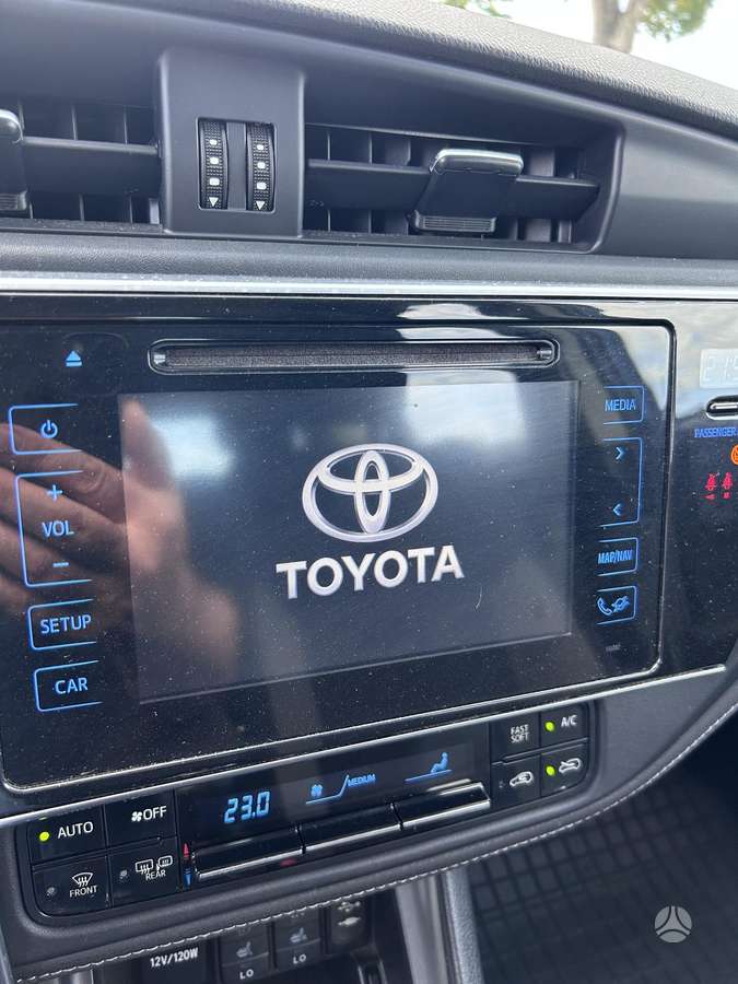 Toyota Auris - 10