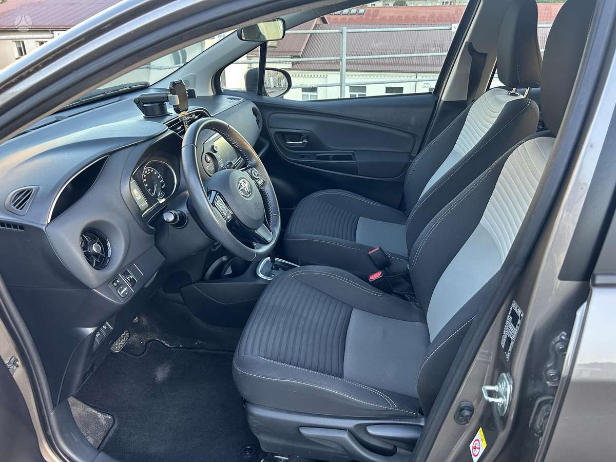 Toyota Yaris - 7