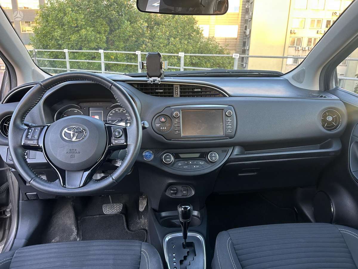 Toyota Yaris - 8