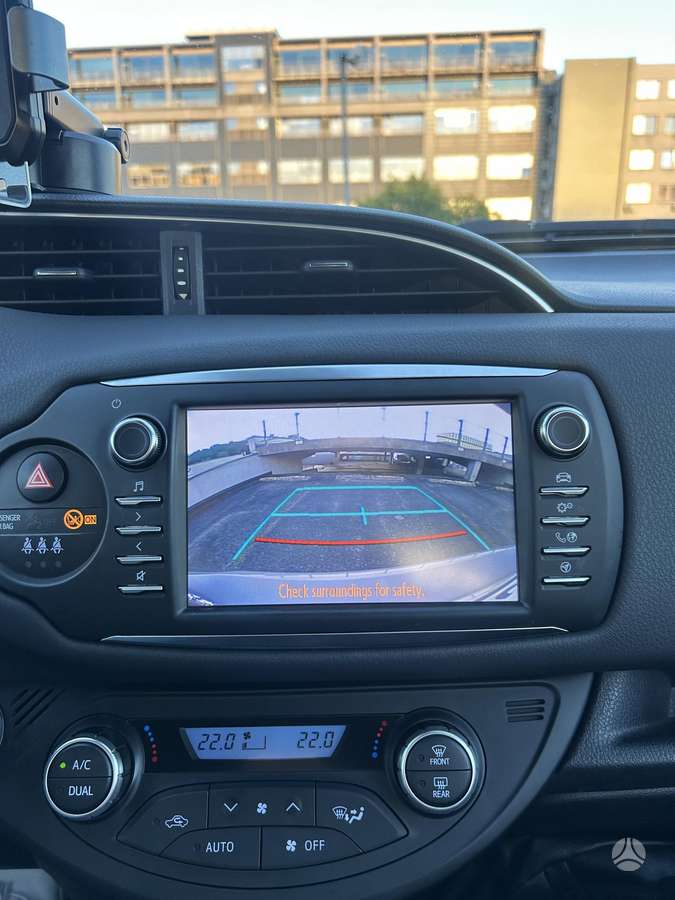 Toyota Yaris - 10