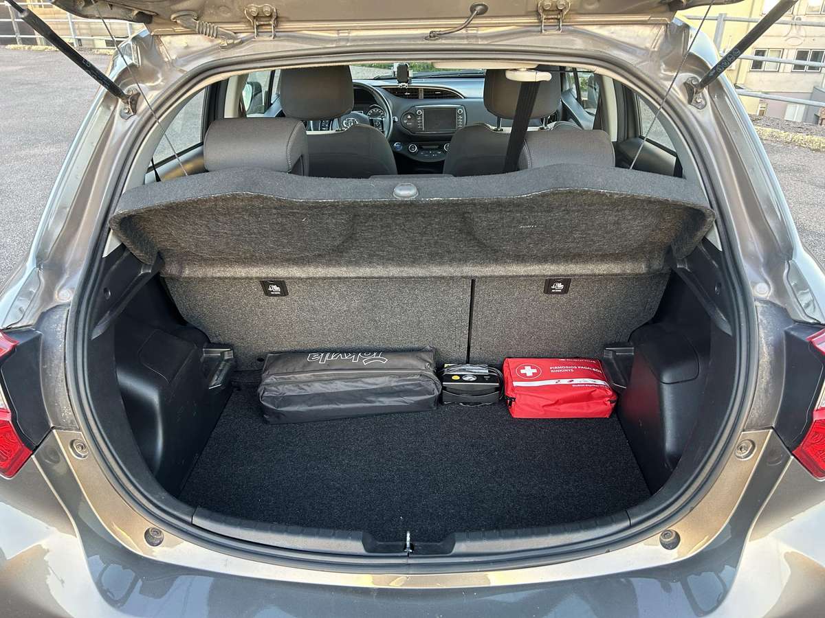 Toyota Yaris - 12