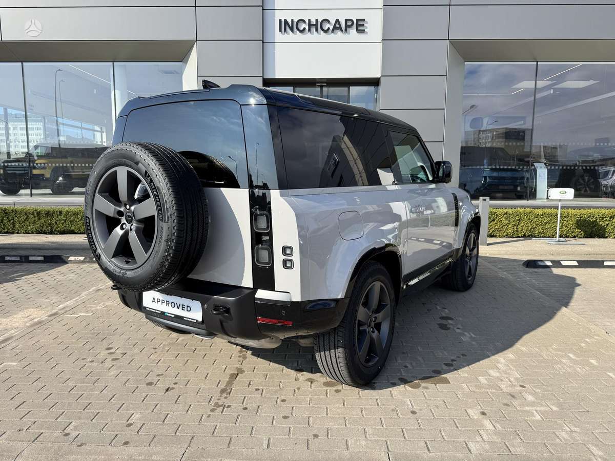 Land Rover Defender - 4