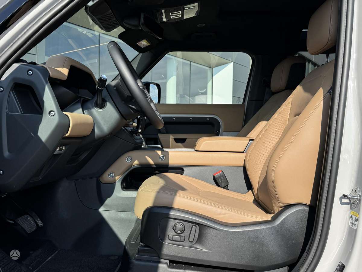 Land Rover Defender - 8