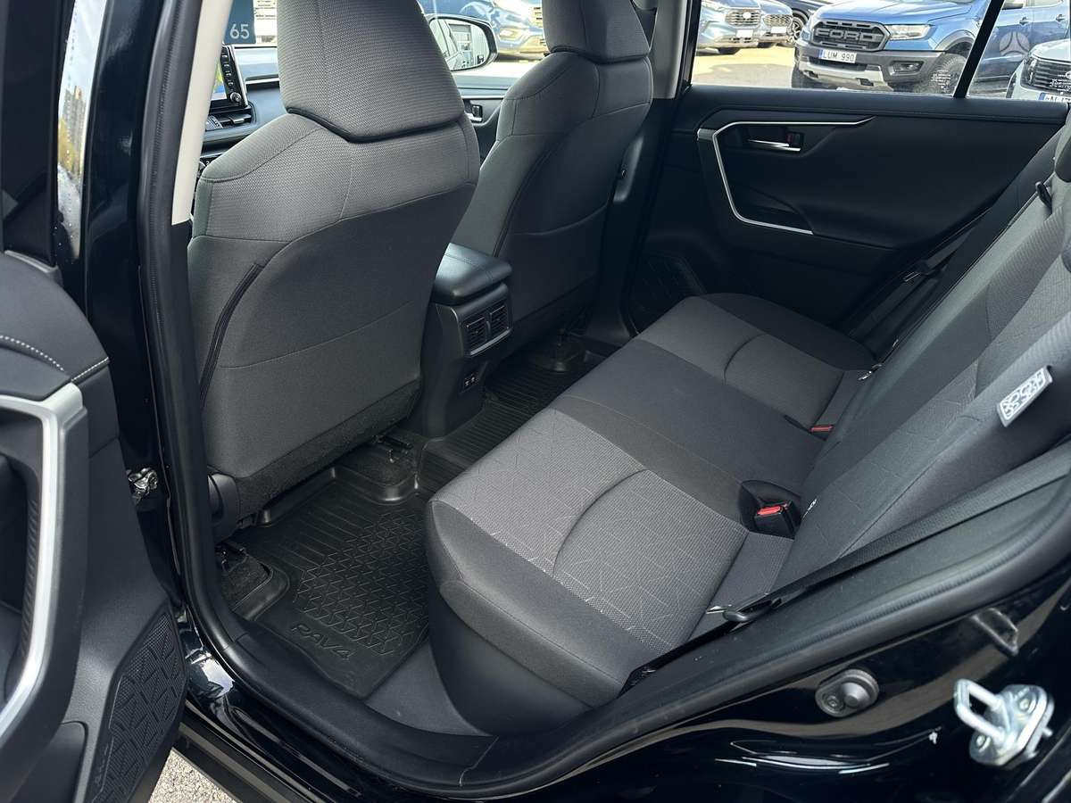 Toyota RAV4 - 10