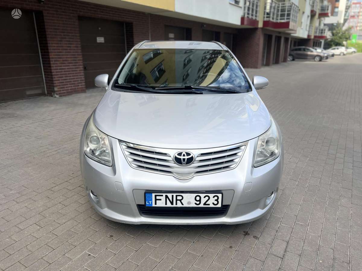 Toyota Avensis - 2