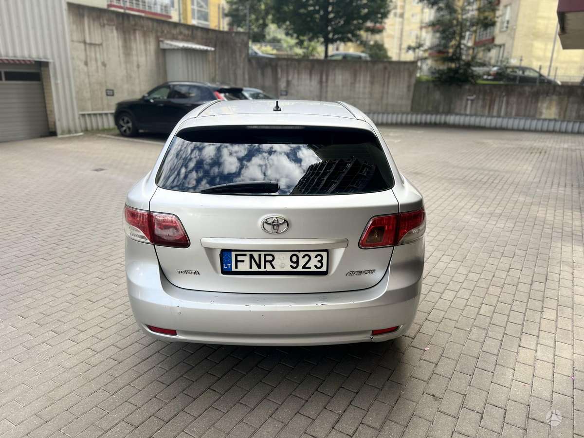 Toyota Avensis - 6