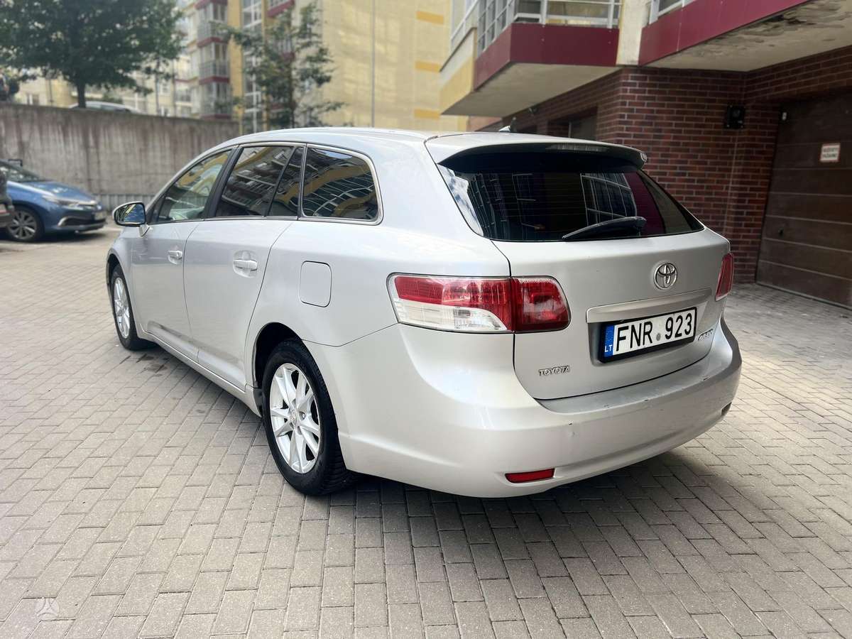 Toyota Avensis - 7
