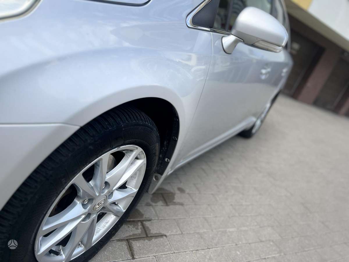 Toyota Avensis - 9