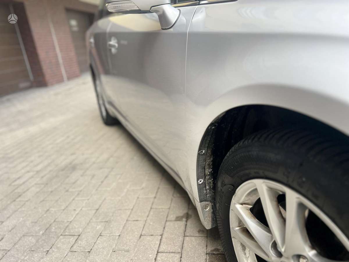 Toyota Avensis - 10