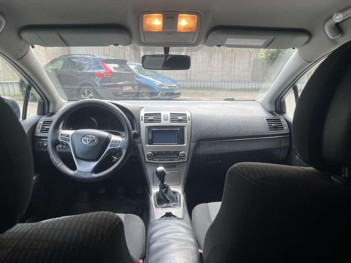 Toyota Avensis - 12