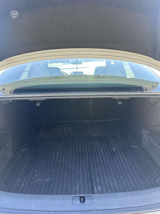 Audi A4, 2.0 l., Седан