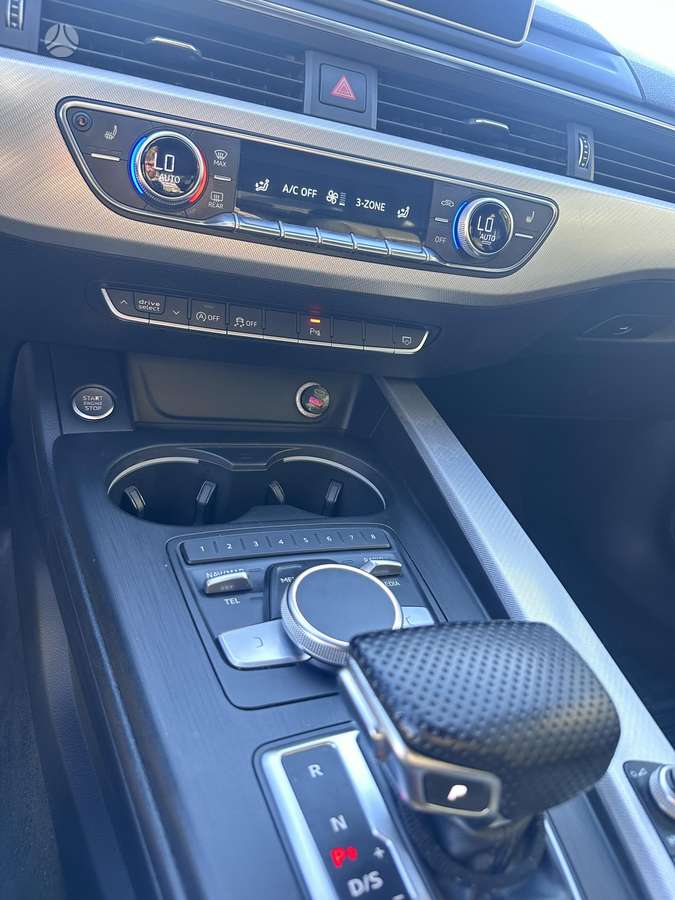 Audi A4, 2.0 l., Седан