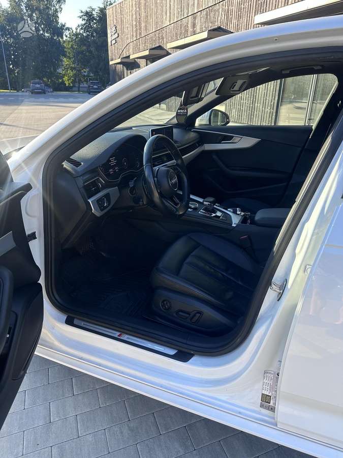 Audi A4, 2.0 l., saloon / sedan