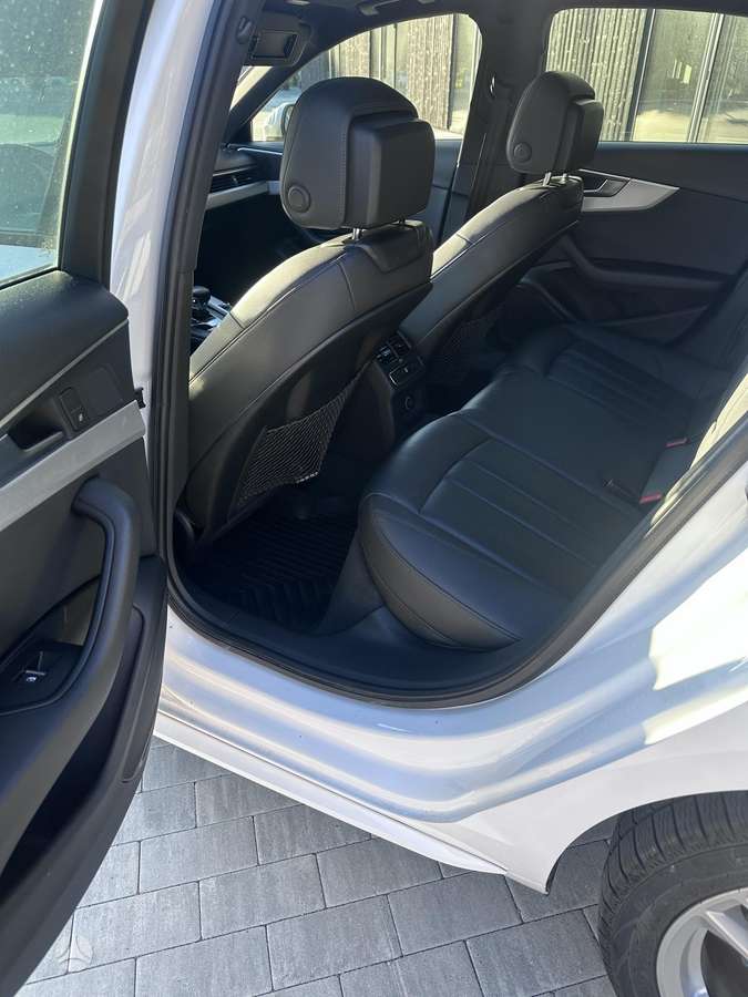 Audi A4, 2.0 l., Седан