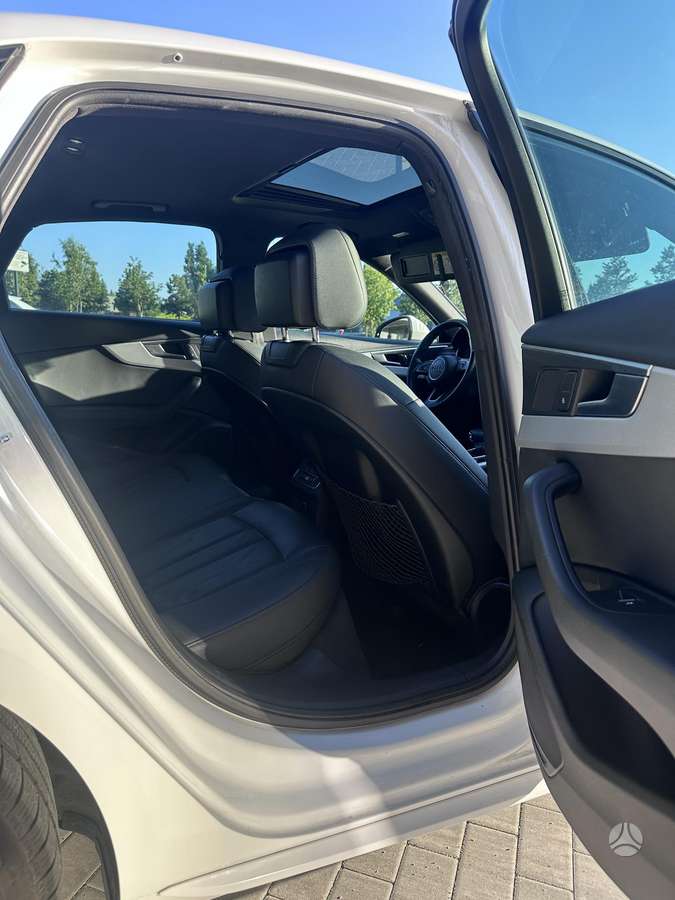 Audi A4, 2.0 l., Седан