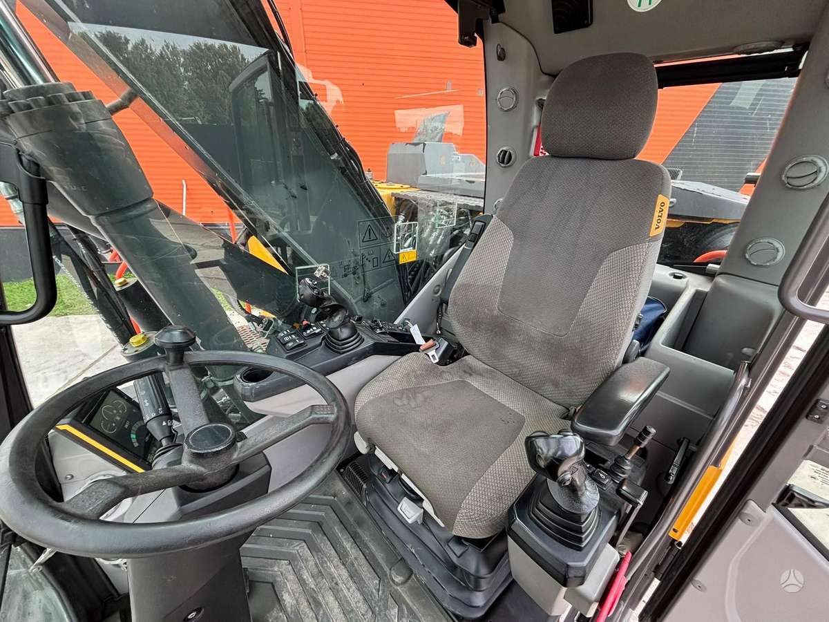 Volvo EWR 170 E, ekskavatoriai