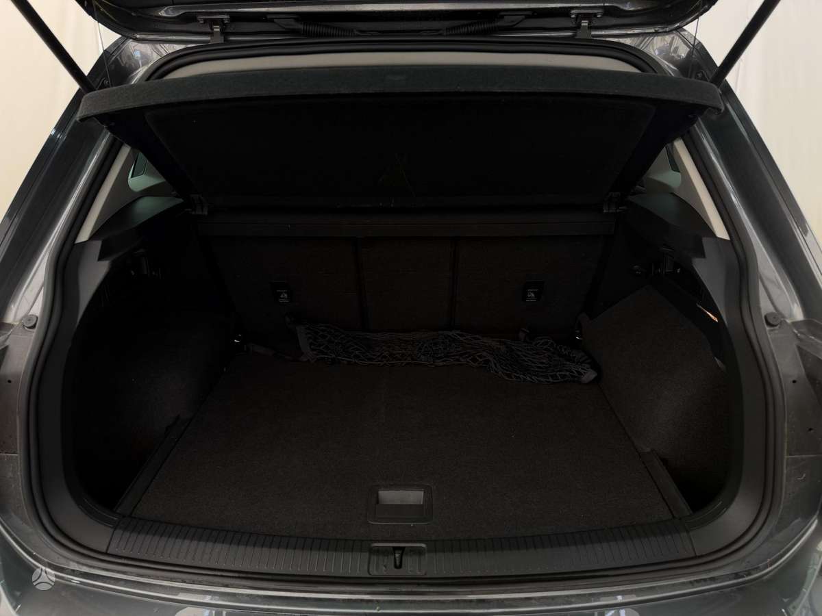 Volkswagen Tiguan - 12