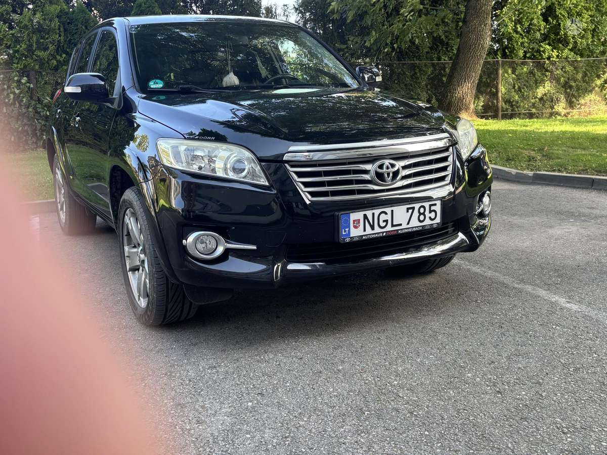 Toyota RAV4 - 6