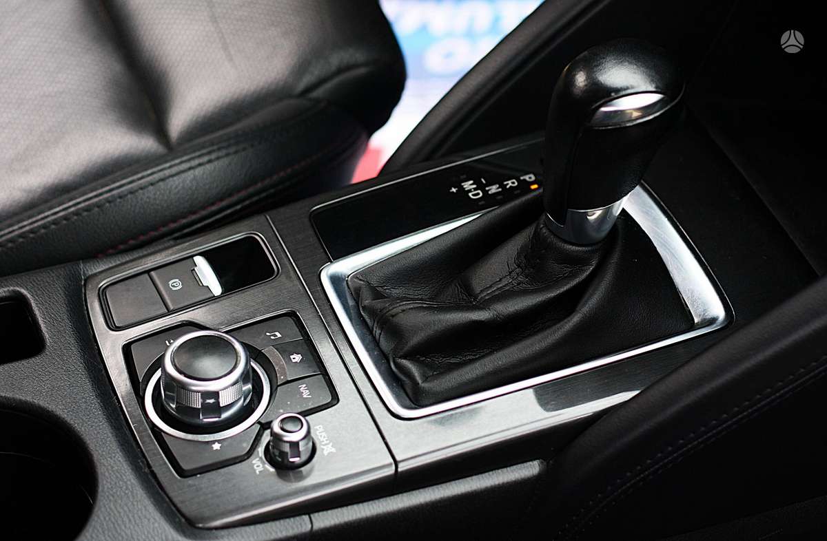 Mazda CX-5, 2.2 l., off-road / crossover