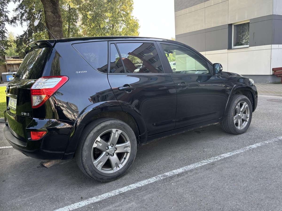 Toyota RAV4 - 9