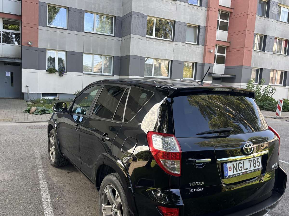 Toyota RAV4 - 11