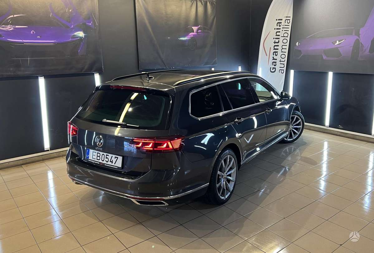Volkswagen Passat - 2