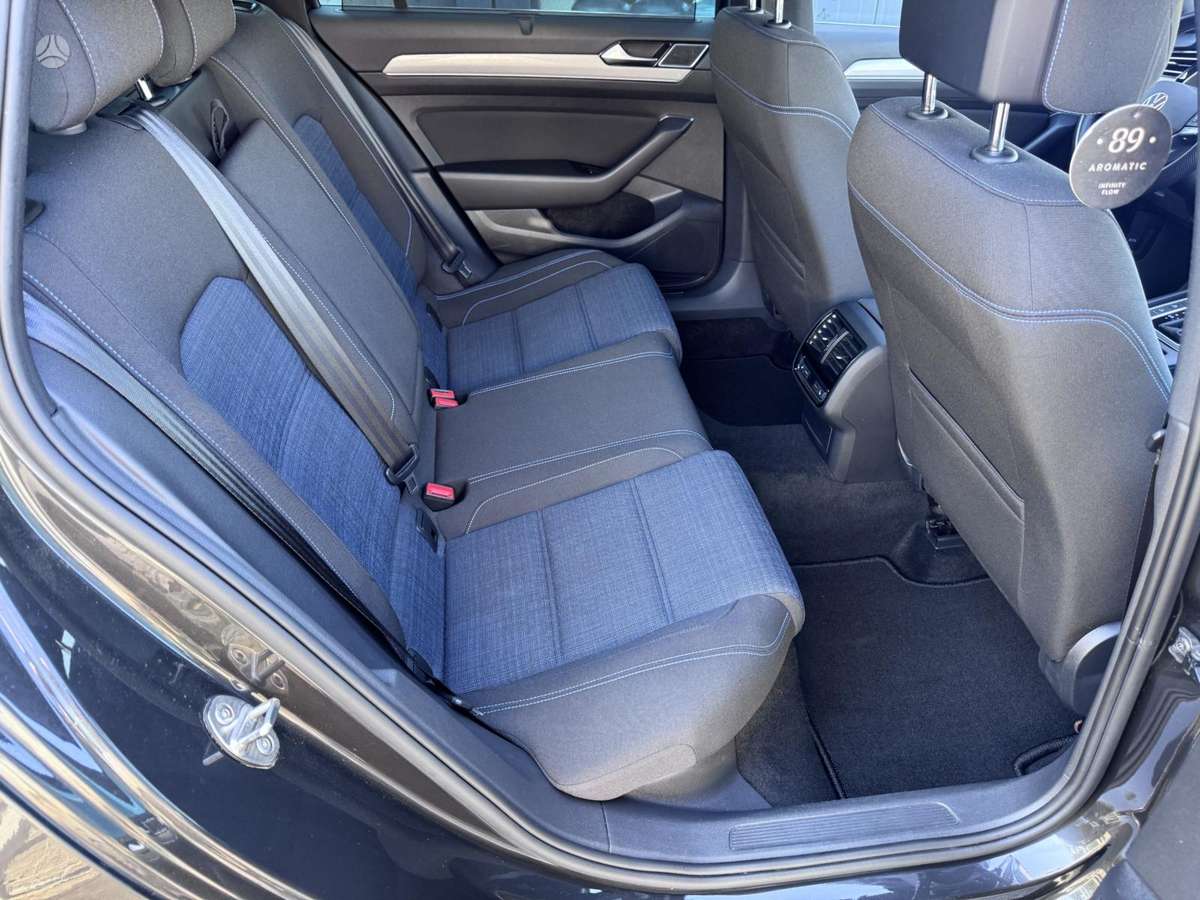 Volkswagen Passat - 8