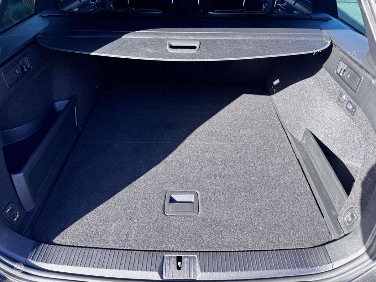 Volkswagen Passat - 10
