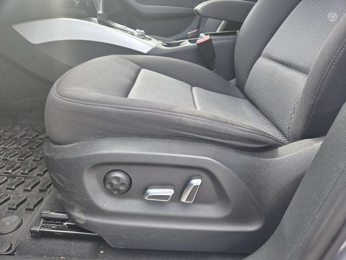 Audi Q5, 2.0 l., off-road / crossover