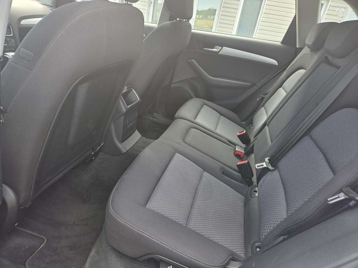 Audi Q5, 2.0 l., off-road / crossover