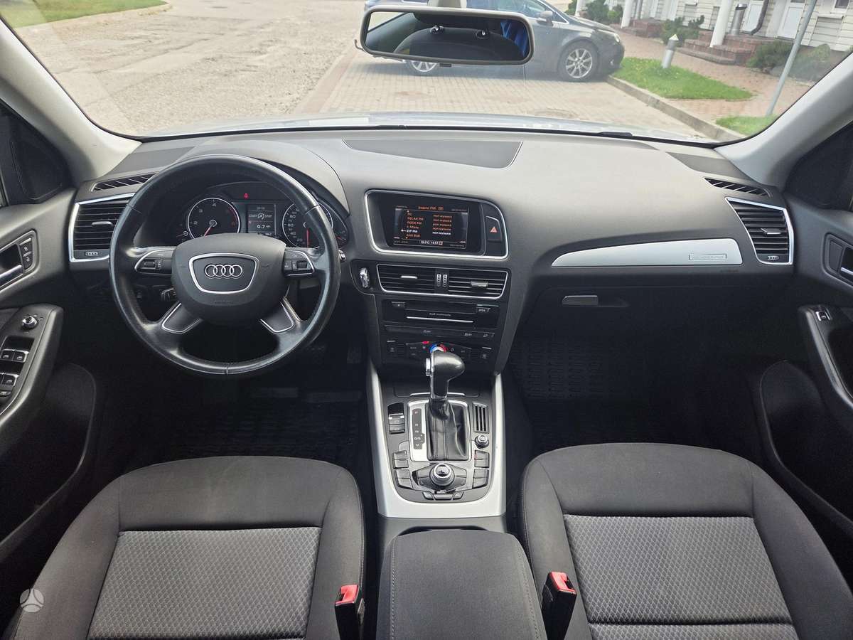 Audi Q5, 2.0 l., off-road / crossover
