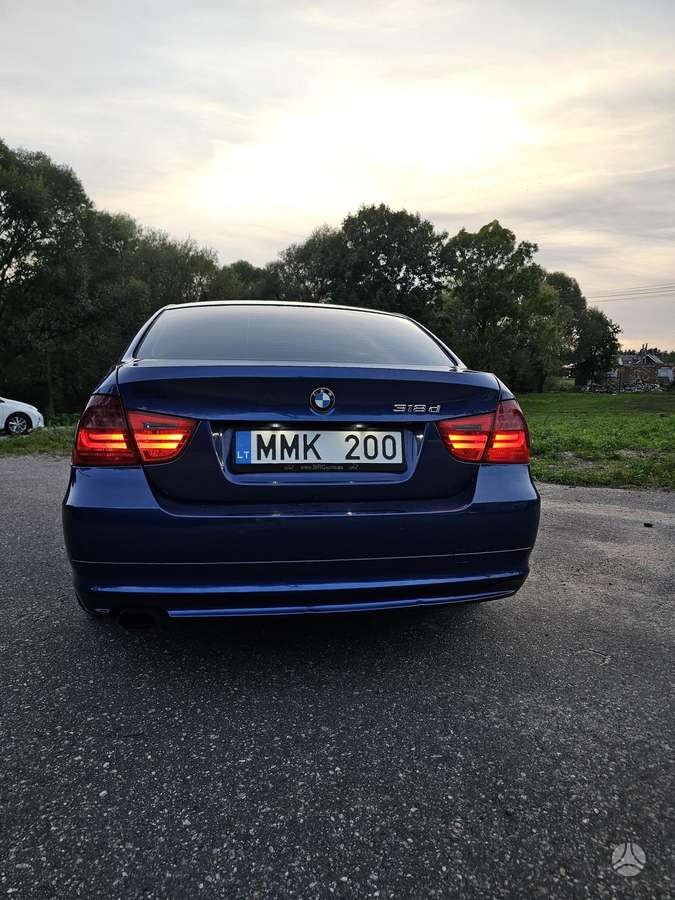 BMW 318, 2.0 l., Седан