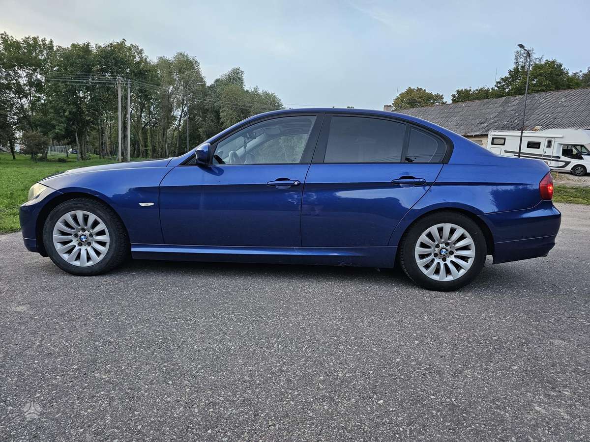 BMW 318, 2.0 l., Седан