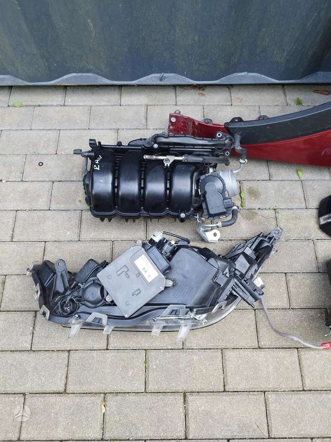 Toyota RAV4 Be defektų europa