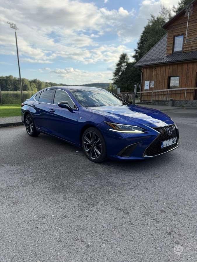Lexus ES 300h, 2.5 l., Седан