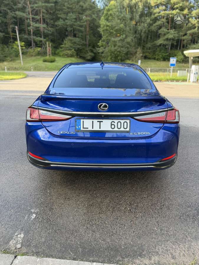 Lexus ES 300h, 2.5 l., Седан