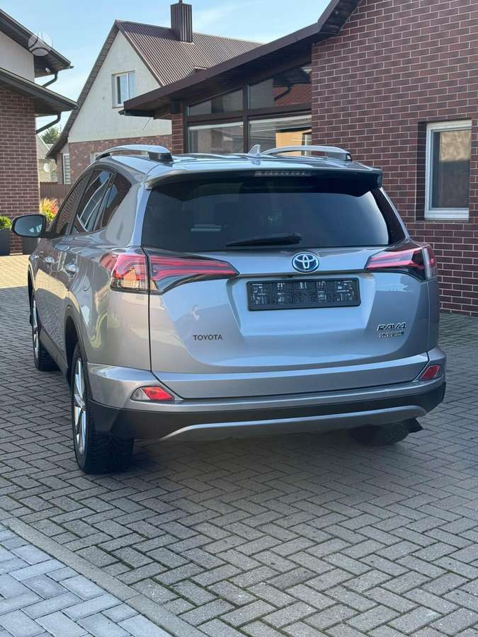 Toyota RAV4 - 5