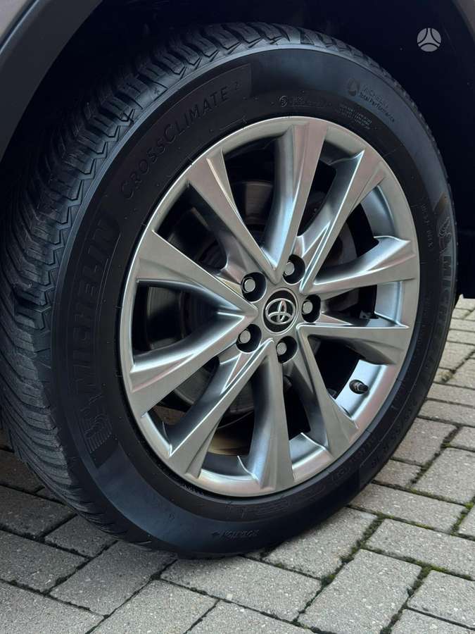 Toyota RAV4 - 7