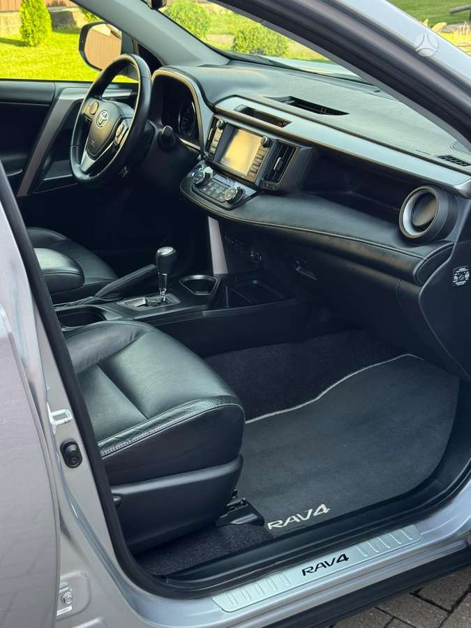 Toyota RAV4 - 9