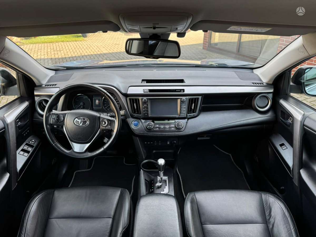 Toyota RAV4 - 10